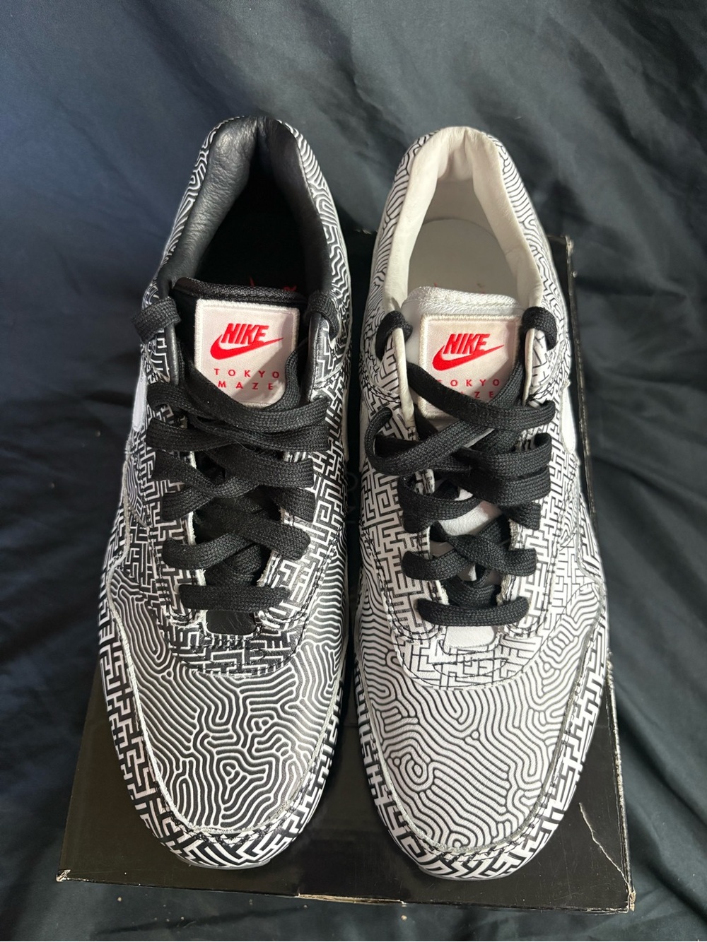 Nike Men’s air max 90 Black and White Maze Pattern Sneakers - Tokyo Maze
